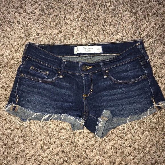 Abercrombie &Fitch Shorts - Picture 2 of 7